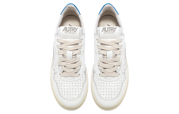 (WMNS) AUTRY Medalist low Leather 'White Blue' AULW-LL40