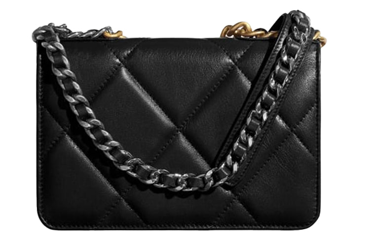 CHANEL 19 Wallet On Chain Black