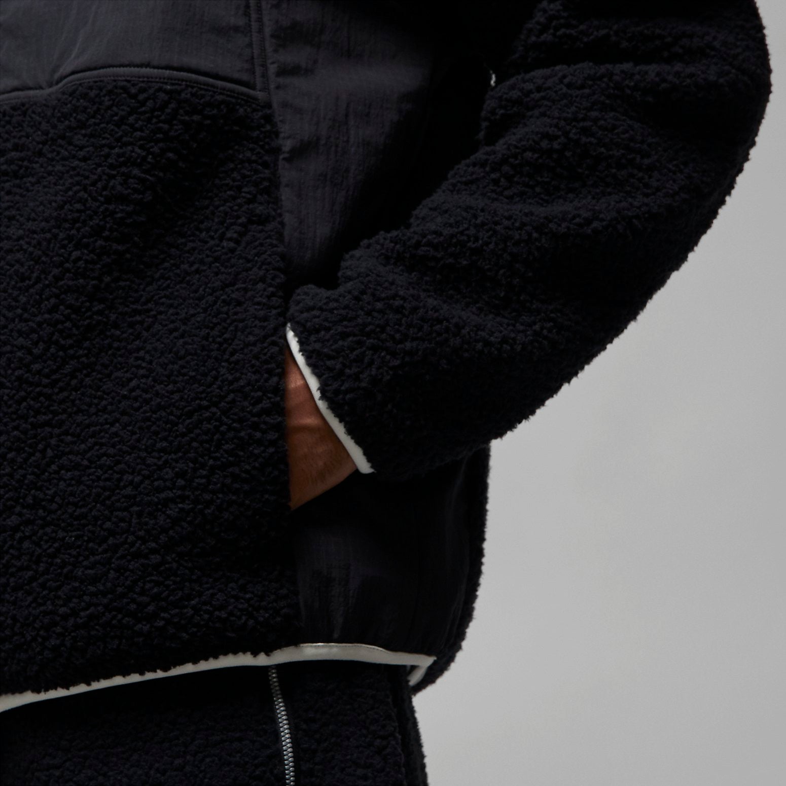 Air Jordan Essentials Full-Zip Winter Fleece Jacket 'Black White' DV1583-010