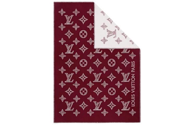 LOUIS VUITTON Blankets